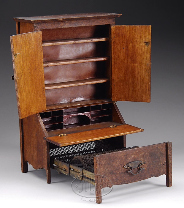 SALESMAN SAMPLE DESK/BED.